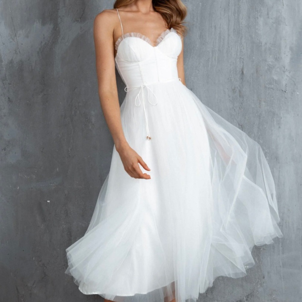 Hello Molly Wandering in the Light White Tulle Corset Sweetheart Midi Dress